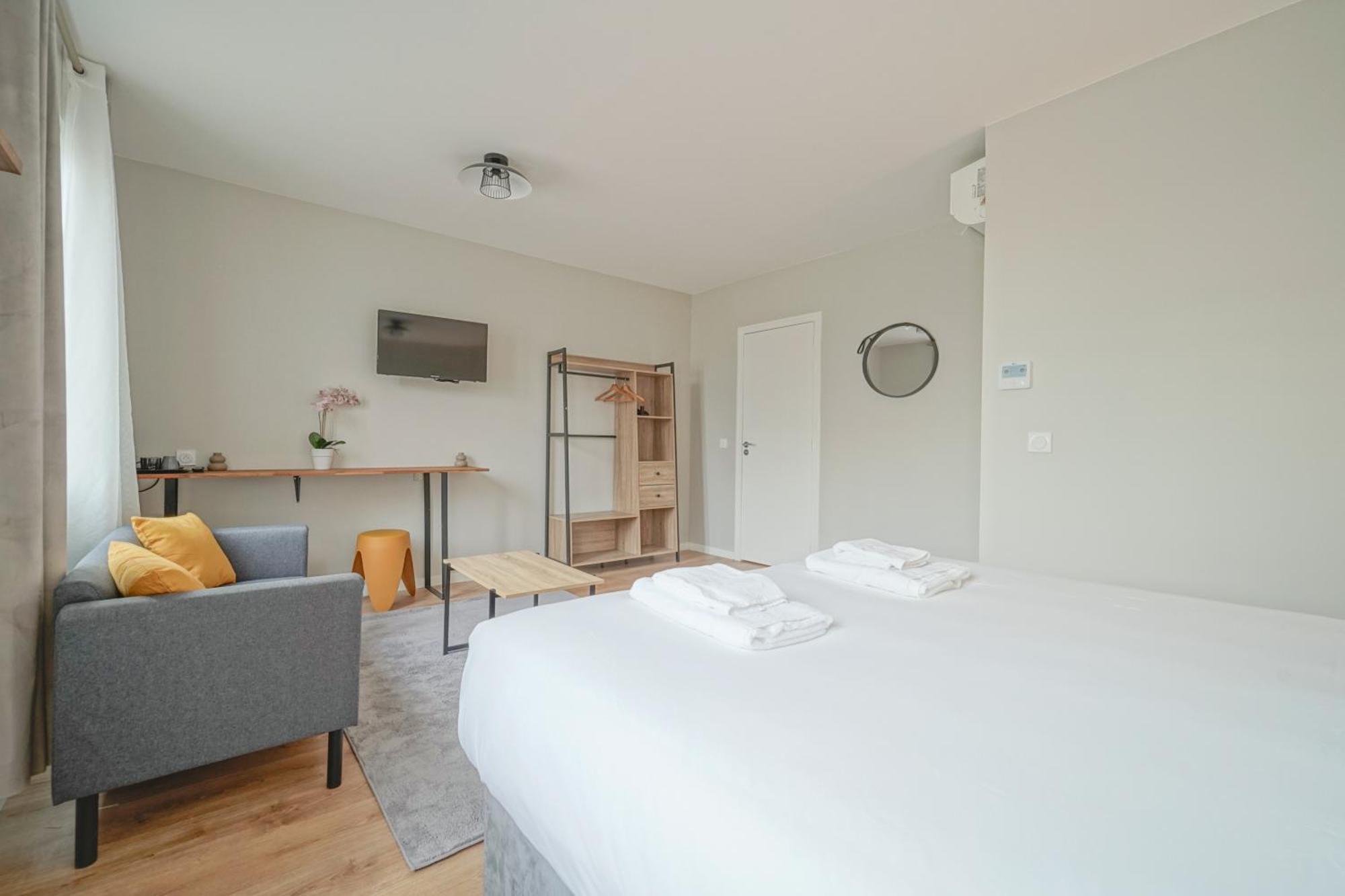Trianon Saint Ouen Hotel Buitenkant foto