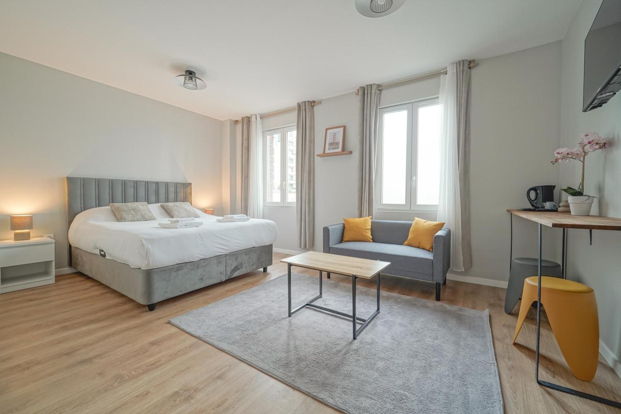 Trianon Saint Ouen Hotel Buitenkant foto