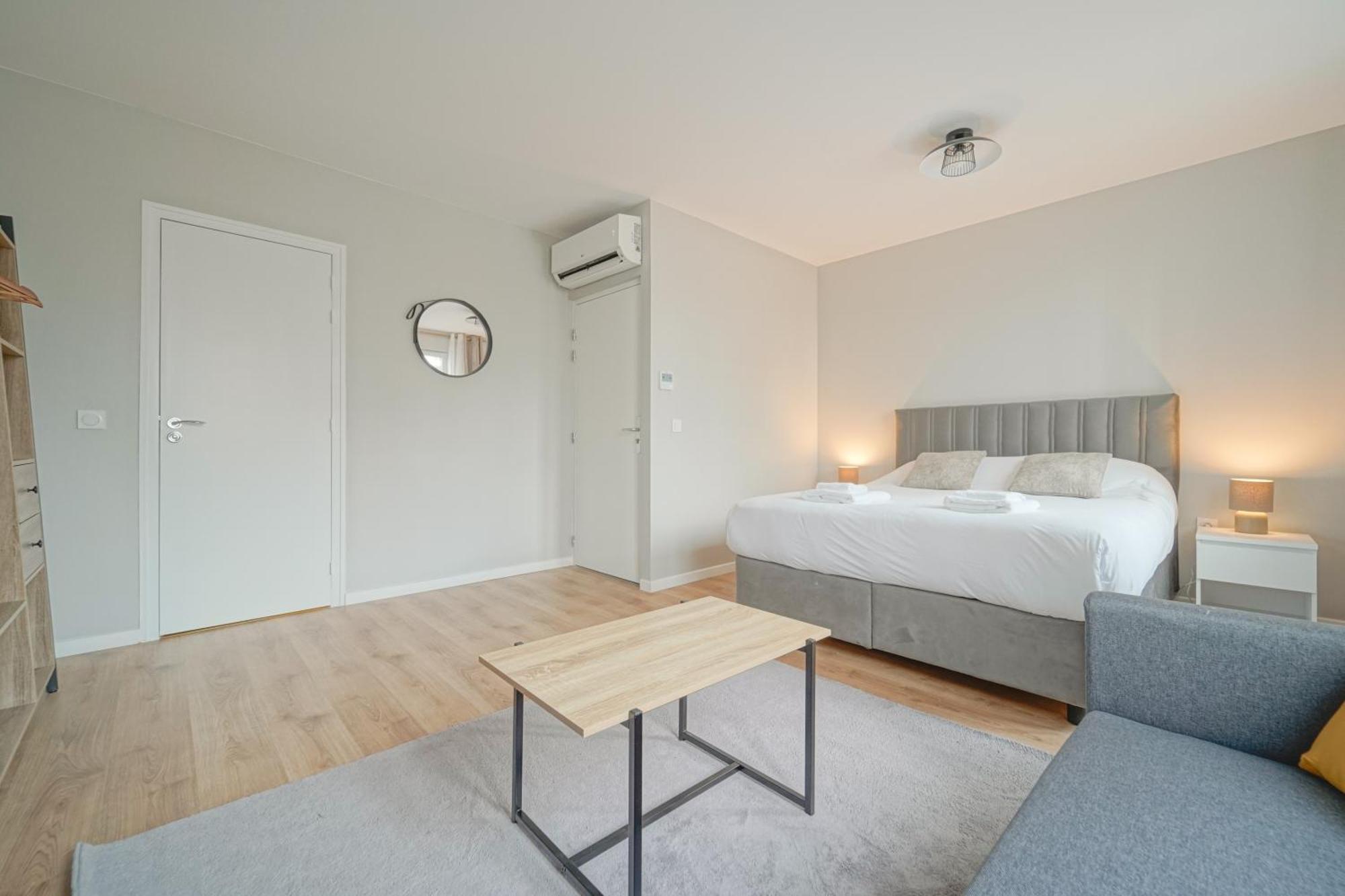 Trianon Saint Ouen Hotel Buitenkant foto